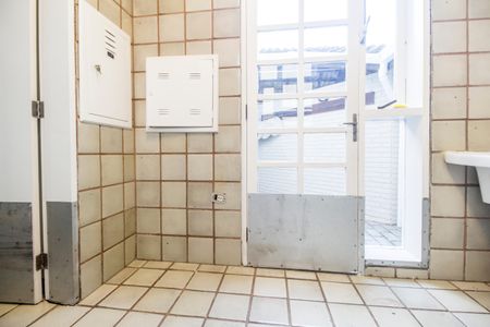 Casa de condomínio à venda com 485m², 3 quartos e 6 vagas Casa de condomínio à venda com 485m², 3 quartos e 6 vagasÁrea de Serviço