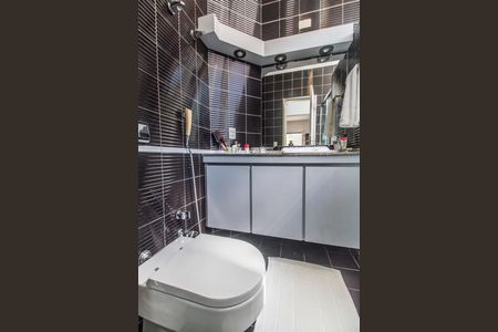 Casa de condomínio à venda com 485m², 3 quartos e 6 vagas Casa de condomínio à venda com 485m², 3 quartos e 6 vagasCloset da suíte