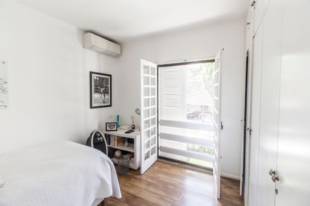 Casa de condomínio à venda com 485m², 3 quartos e 6 vagas Casa de condomínio à venda com 485m², 3 quartos e 6 vagasSuíte 3