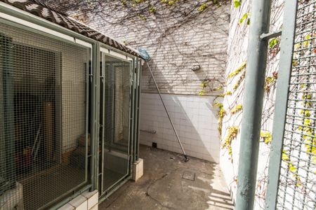 Casa de condomínio à venda com 485m², 3 quartos e 6 vagas Casa de condomínio à venda com 485m², 3 quartos e 6 vagasEspaço Pet