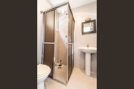 Casa de condomínio à venda com 485m², 3 quartos e 6 vagas Casa de condomínio à venda com 485m², 3 quartos e 6 vagasBanheiro