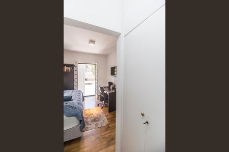 Casa de condomínio à venda com 485m², 3 quartos e 6 vagas Casa de condomínio à venda com 485m², 3 quartos e 6 vagasCloset da suíte