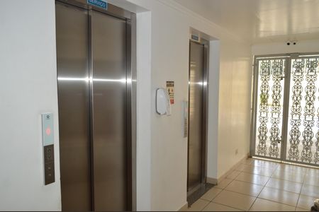 Apartamento à venda com 64m², 2 quartos e 1 vagaElevadores