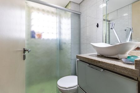 Apartamento à venda com 53m², 2 quartos e 1 vaga Apartamento à venda com 53m², 2 quartos e 1 vagaBanheiro