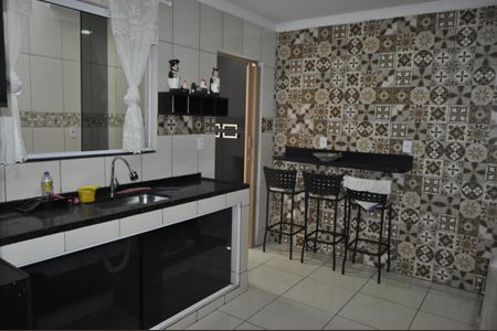 Casa de condomínio à venda com 194m², 3 quartos e 1 vagaCozinha