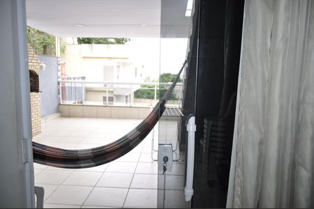 Casa de condomínio à venda com 194m², 3 quartos e 1 vagaSuíte 3