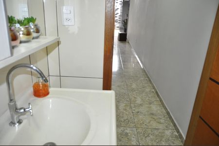 Casa de condomínio à venda com 194m², 3 quartos e 1 vagaLavabo