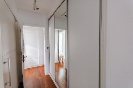 Casa à venda com 470m², 4 quartos e 5 vagas Casa à venda com 470m², 4 quartos e 5 vagasSuíte 4