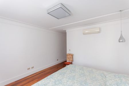 Casa à venda com 470m², 4 quartos e 5 vagas Casa à venda com 470m², 4 quartos e 5 vagasSuíte 3