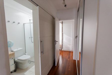 Casa à venda com 470m², 4 quartos e 5 vagas Casa à venda com 470m², 4 quartos e 5 vagasSuíte 4