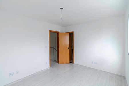 Casa à venda com 128m², 3 quartos e 2 vagasSuíte
