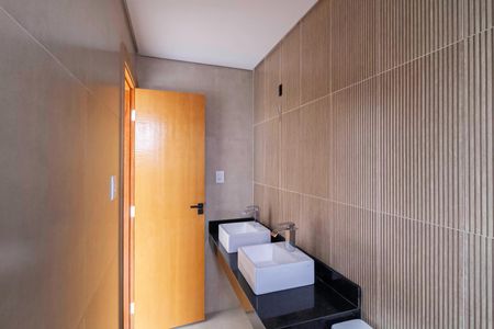 Casa à venda com 128m², 3 quartos e 2 vagasBanheiro da suíte