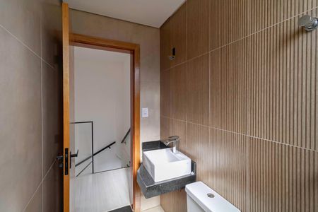 Casa à venda com 128m², 3 quartos e 2 vagasBanheiro social