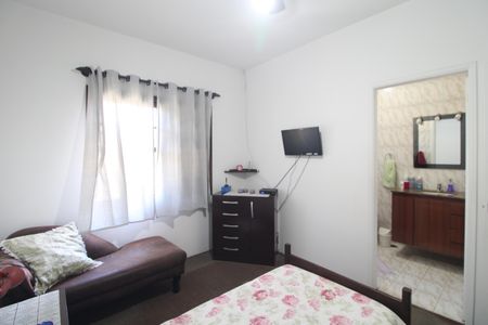 Casa à venda com 134m², 4 quartos e 5 vagasSuite 2