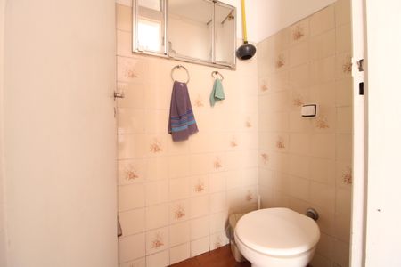 Casa à venda com 134m², 4 quartos e 5 vagasBanheiro de Serviço