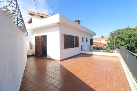 Casa à venda com 134m², 4 quartos e 5 vagasVista Suite 1
