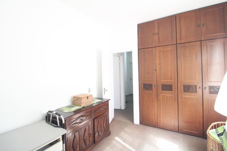 Casa à venda com 134m², 4 quartos e 5 vagasQuarto 2