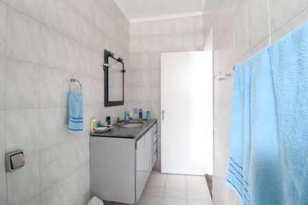 Casa à venda com 134m², 4 quartos e 5 vagasBanheiro Suite 1