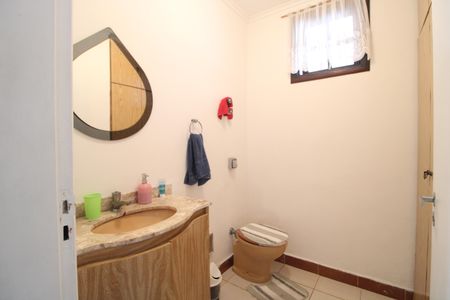 Casa à venda com 134m², 4 quartos e 5 vagasLavabo