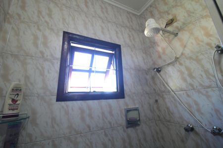 Casa à venda com 134m², 4 quartos e 5 vagasBanheiro Suite 2