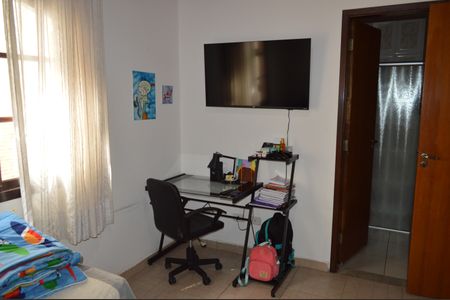 Casa à venda com 170m², 3 quartos e 1 vagaSuíte 1