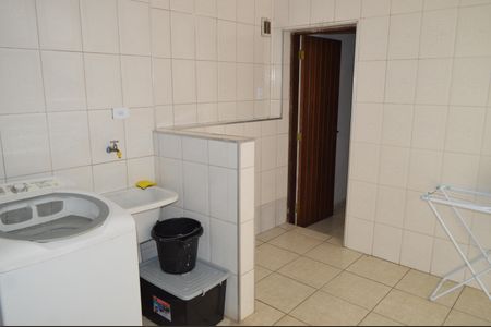 Casa à venda com 170m², 3 quartos e 1 vagaÁrea de Serviço