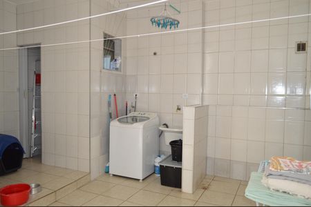 Casa à venda com 170m², 3 quartos e 1 vagaÁrea de Serviço