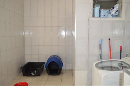 Casa à venda com 170m², 3 quartos e 1 vagaÁrea de Serviço