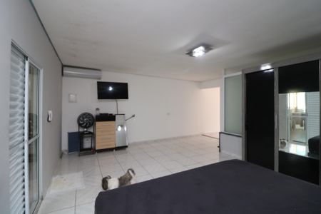 Casa à venda com 390m², 2 quartos e 2 vagasSuíte