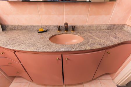 Apartamento à venda com 124m², 2 quartos e 1 vaga Apartamento à venda com 124m², 2 quartos e 1 vagaBanheiro