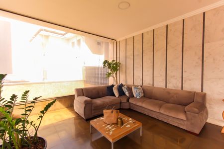 Apartamento à venda com 124m², 2 quartos e 1 vaga Apartamento à venda com 124m², 2 quartos e 1 vagaHall