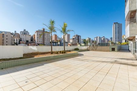 Apartamento à venda com 120m², 3 quartos e 4 vagas Apartamento à venda com 120m², 3 quartos e 4 vagasÁrea comum