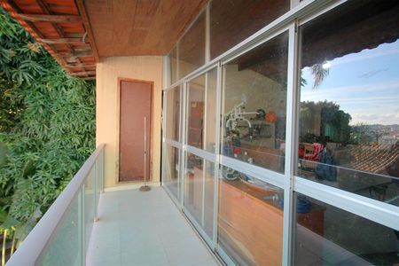 Casa à venda com 232m², 2 quartos e 4 vagasVaranda da Sala