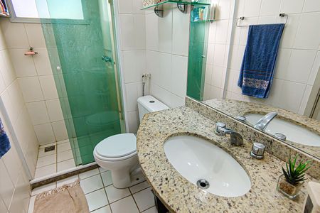 Apartamento à venda com 78m², 2 quartos e 1 vagaBanheiro Social