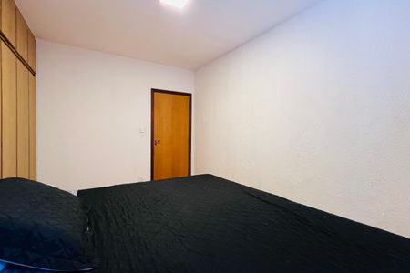 Casa à venda com 190m², 3 quartos e 5 vagas Casa à venda com 190m², 3 quartos e 5 vagasQuarto 2