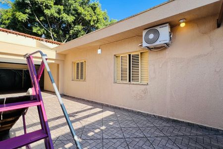 Casa à venda com 190m², 3 quartos e 5 vagas Casa à venda com 190m², 3 quartos e 5 vagasGaragem