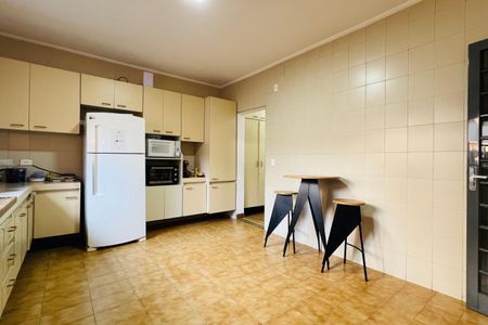 Casa à venda com 190m², 3 quartos e 5 vagas Casa à venda com 190m², 3 quartos e 5 vagasCozinha