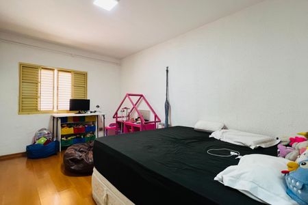 Casa à venda com 190m², 3 quartos e 5 vagas Casa à venda com 190m², 3 quartos e 5 vagasQuarto 3