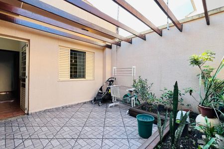 Casa à venda com 190m², 3 quartos e 5 vagas Casa à venda com 190m², 3 quartos e 5 vagasÁrea externa