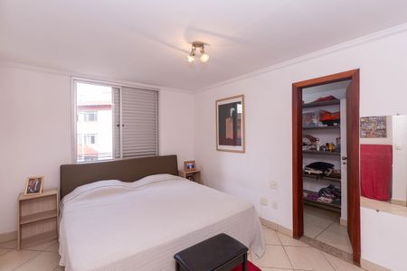 Casa para alugar com 450m², 5 quartos e 4 vagas Casa para alugar com 450m², 5 quartos e 4 vagasQuarto 2