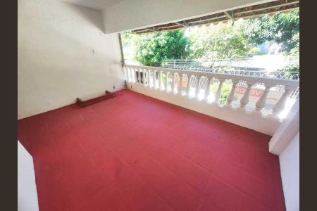 Casa de condomínio à venda com 170m², 3 quartos e 2 vagas