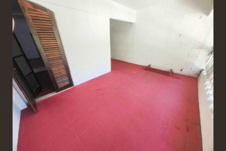 Casa de condomínio à venda com 170m², 3 quartos e 2 vagas