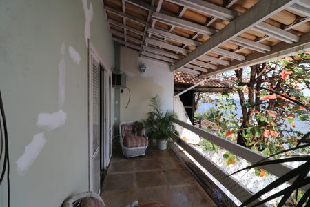 Casa à venda com 707m², 6 quartos e 4 vagasVaranda