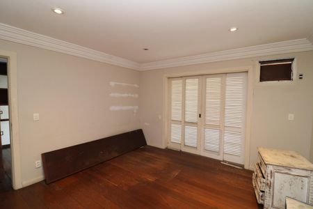 Casa à venda com 707m², 6 quartos e 4 vagasQuarto