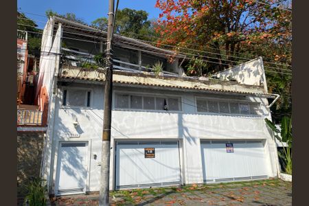 Casa à venda com 707m², 6 quartos e 4 vagasFachada