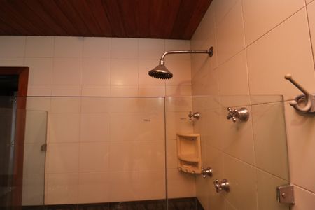 Casa à venda com 707m², 6 quartos e 4 vagasBanheiro da Suíte 3