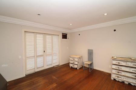 Casa à venda com 707m², 6 quartos e 4 vagasQuarto