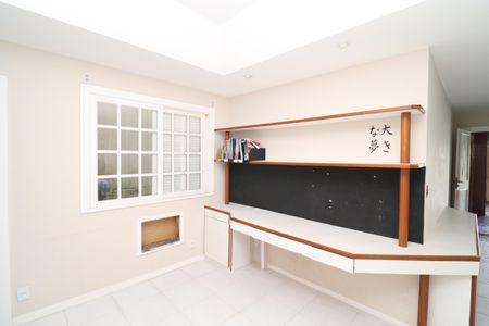 Casa à venda com 707m², 6 quartos e 4 vagasSuíte 2