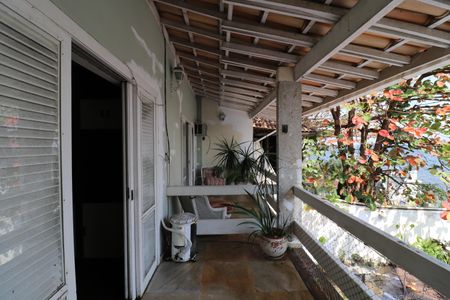 Casa à venda com 707m², 6 quartos e 4 vagasVaranda