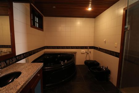 Casa à venda com 707m², 6 quartos e 4 vagasBanheiro da Suíte 3